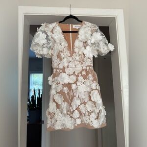 Elliatt Zayla Mini Dress in Ivory & Nude
ELLIATT
